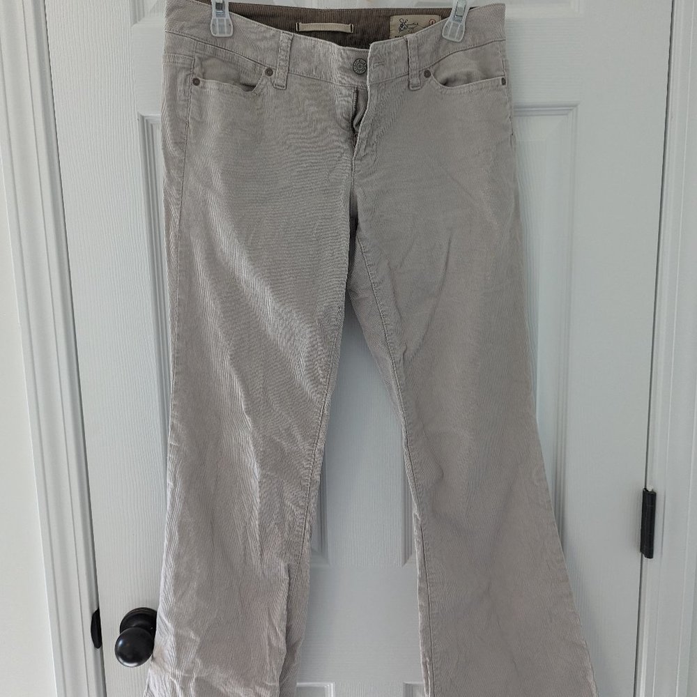 Size 4 Vintage-Inspired Corduroy Flared Pants | Retro Style Retrovibe